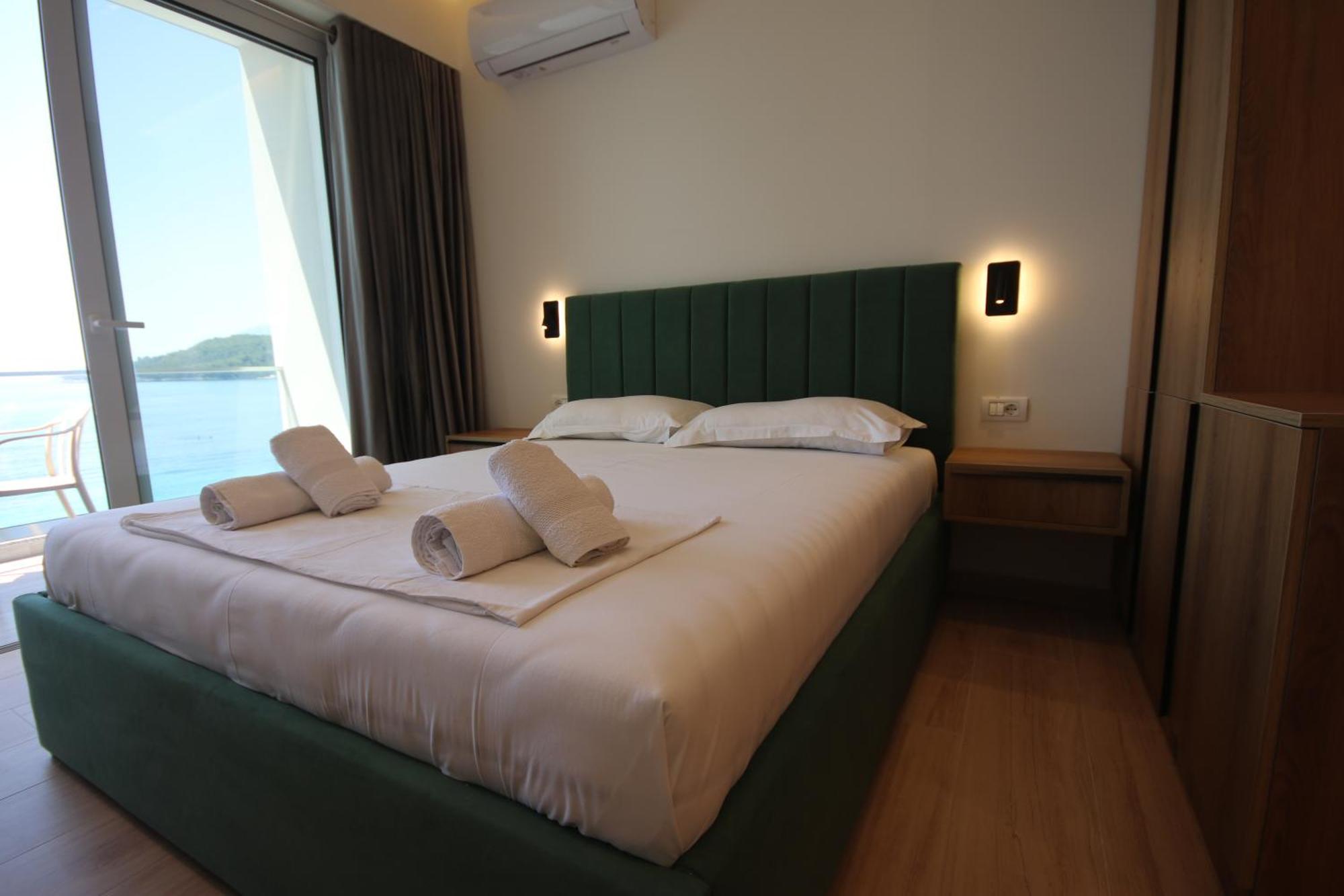 Emily'S Hotel Himara Kültér fotó