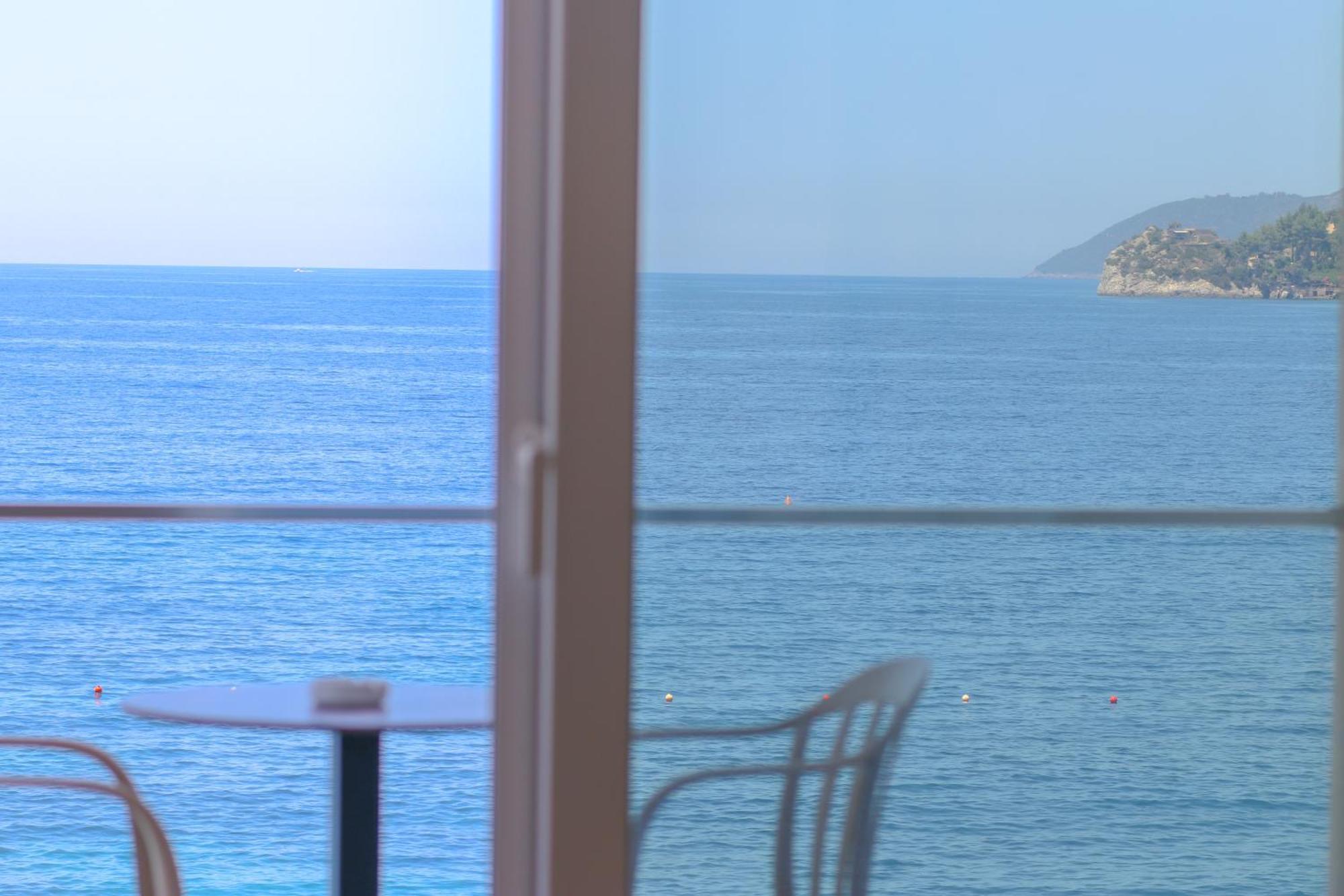 Emily'S Hotel Himara Kültér fotó
